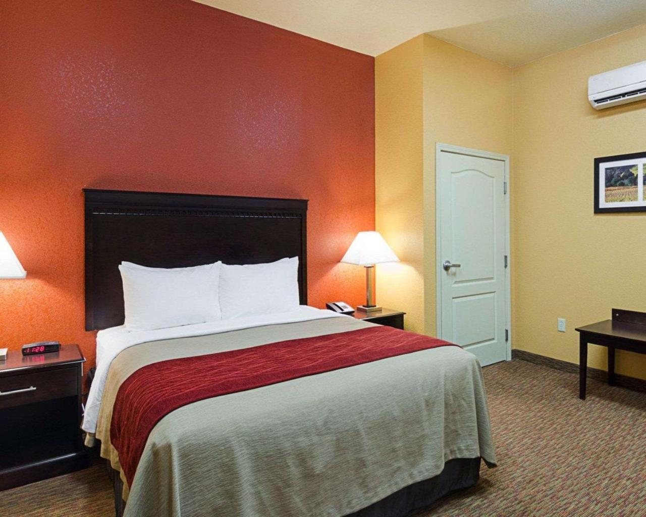 Comfort Inn & Suites Orange - Montpelier Esterno foto